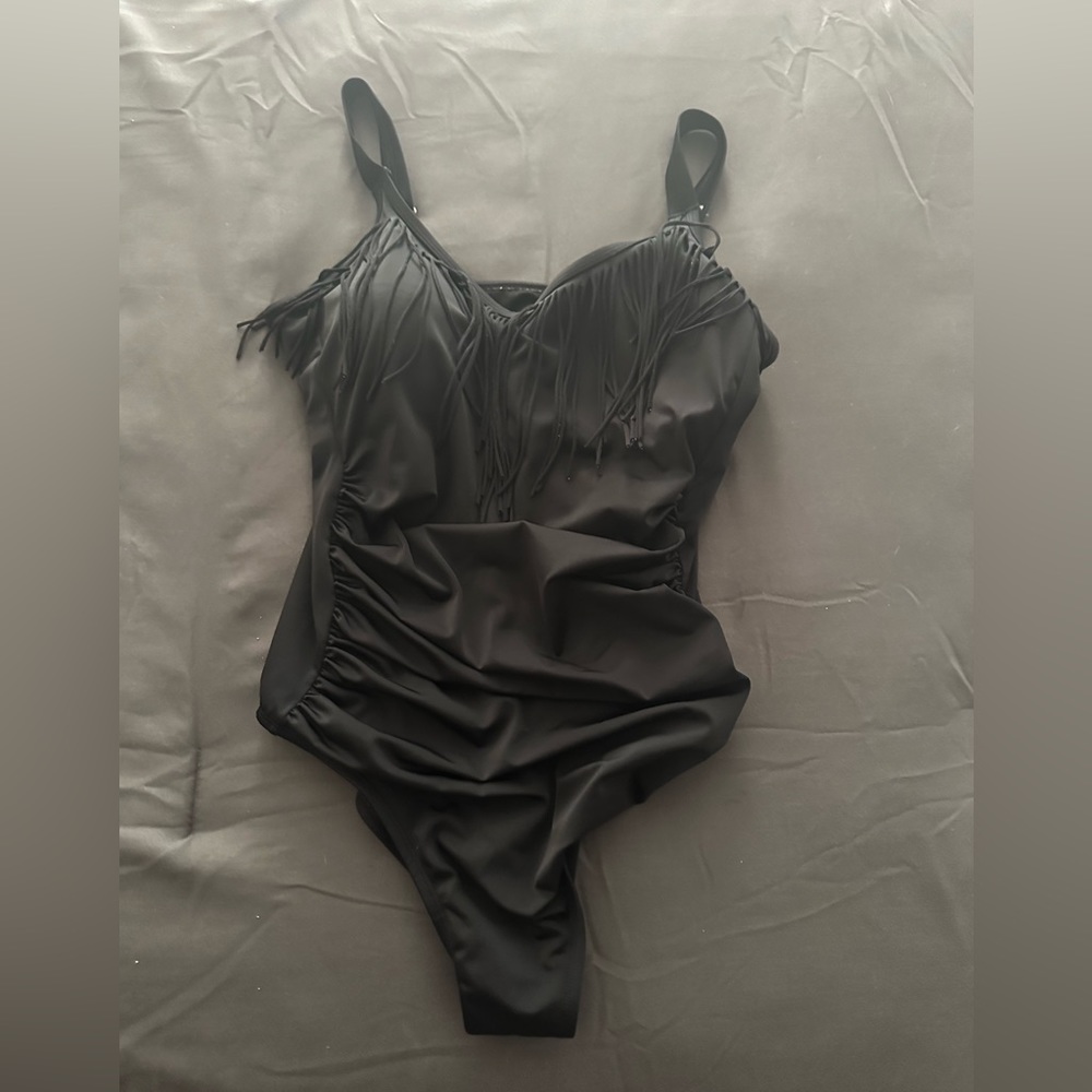 Fringe one piece